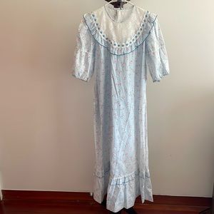 Blue Lace Trip Muu